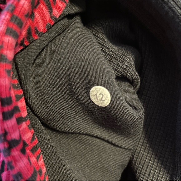 Lululemon jacket size 12 - Picture 6 of 11